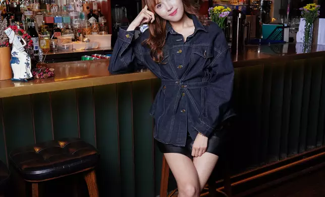 除了主持與演戲，鄧凱文亦希望增進歌唱等技能，向多元化發展。（本網記者攝）