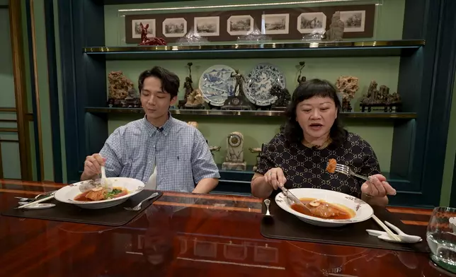 太史鳳凰羹由蛇羹改良而成，適合夏天食用。