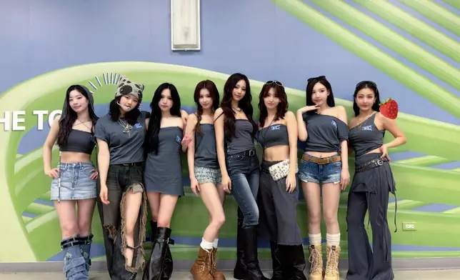 TWICE即將來港舉行《THIS IS FOR》世界巡迴演唱會香港站。TWICE官方X圖片