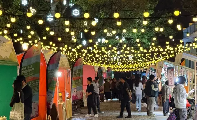 由澳門文化局主辦的「2025澳門閱讀節」，自12月5日至7日一連3天在氹仔龍環葡韻舉行。澳門新聞局網站圖片