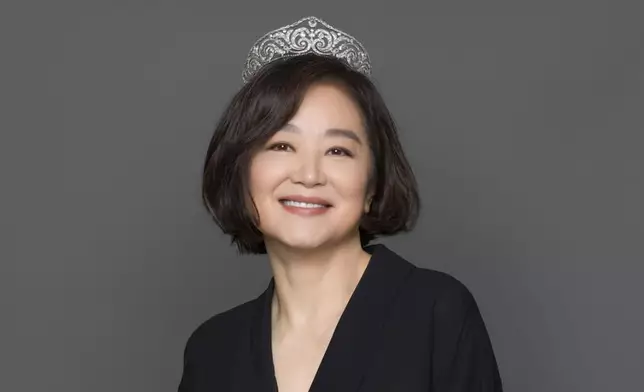 林青霞大嘆其估值逾11億港元的香港豪宅遭曱甴入侵，令她頭痛不已。