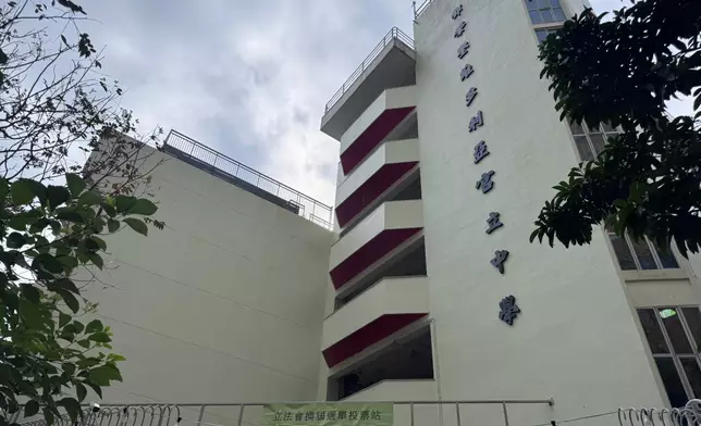 Batra Gulbir Singh到灣仔的特設票站投票。巴士的報記者攝