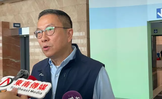 香港廠商會前會長施榮懷表示，作為商界代表，他希望有更多經濟方面和政策研究的專業人才。巴士的報記者攝