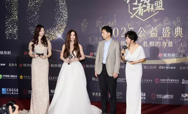 榮獲「鳳凰網影視公益之星」殊榮。