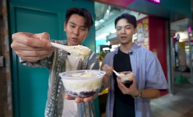 Arthur、行仔食飽飯再去食糖水。