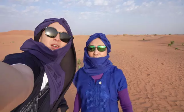 阿姐與Nicholas坐長達八個小時車程抵達撒哈拉沙漠！