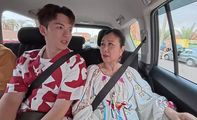 架車真係好震架，而Nicholas明顯係驚過阿姐。