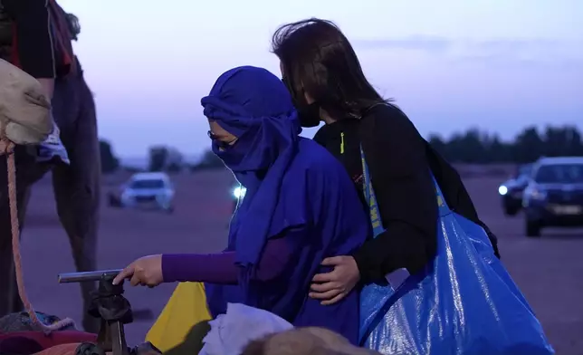 台前幕後都好關心阿姐上駱駝嘅安全問題。