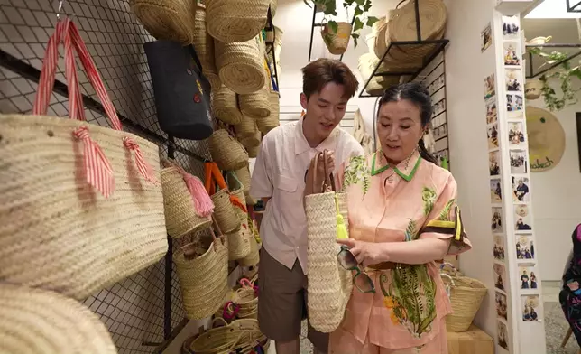 估唔到一個藤籃都可以用嚟追問戀情。