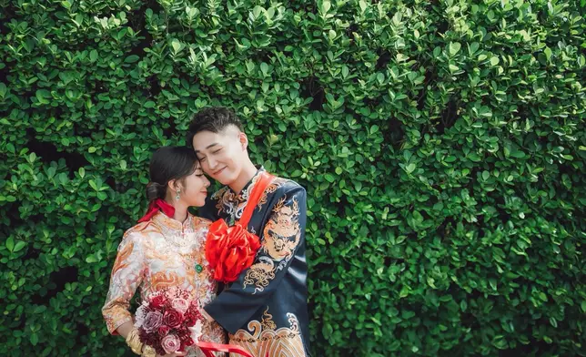 容天佑與扶天恩日前在正式拉埋天窗。