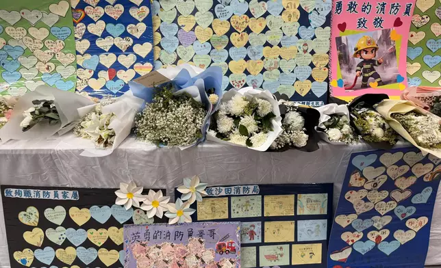 消防處感謝市民向英勇殉職消防員何偉豪致敬。消防處fb圖片