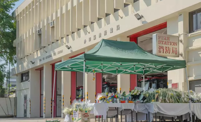 消防處感謝市民向英勇殉職消防員何偉豪致敬。消防處fb圖片