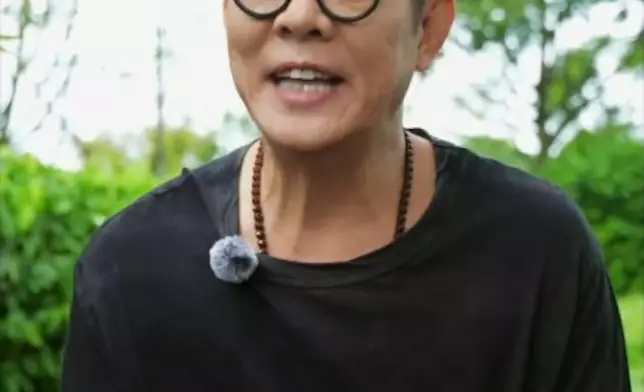 李連杰借比喻表示：「如果車子的發動機或電池壞掉就去更換，但如果心臟沒事的情況下去換個心臟？這個風險值不值得？只為了年輕？」