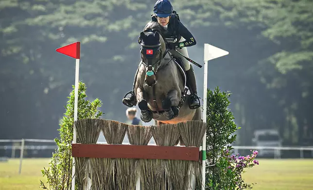 吳蓓華勇奪三項賽團體賽銅牌。