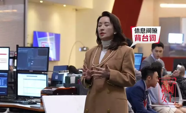 雖然啲台詞已經背到滾瓜爛熟，但龔姐拍攝期間都係一有時間就背白，勁盡專業。