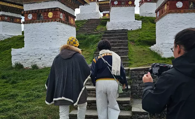 真係去到邊都拖到實，無論係咪拍緊節目都好。