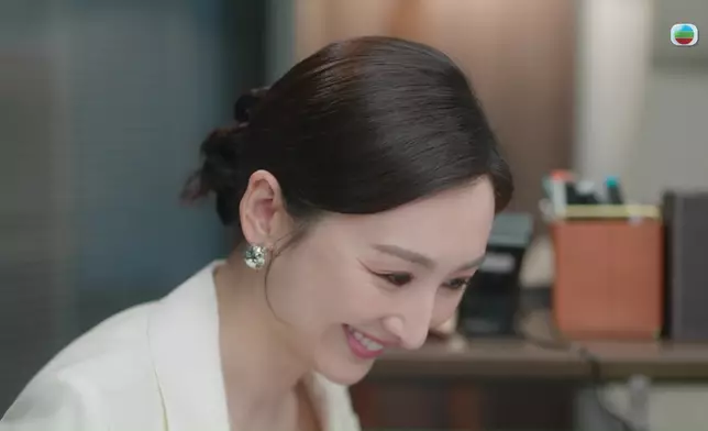 呢位智慧長者真係又有腦又Cutie，呢個場口睇到人好舒服，但又學到好多嘢。