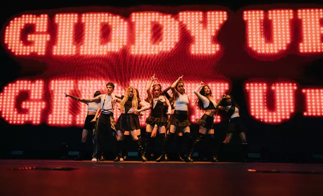 國際流行音樂組合Now United於上月展開世界巡演。