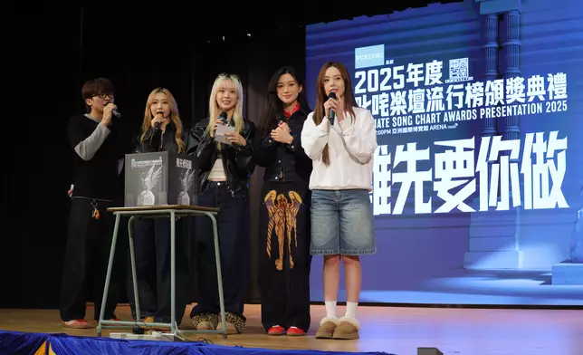 Ada及Carina在活動中與學生分享成為女團近兩年間所經歷的挑戰與學習，坦誠剖白在追夢路上的困難與成長。ValC及Macy亦化身「難題諮詢師」，解答學生學業上的煩惱，並鼓勵他們勇敢面對壓力。