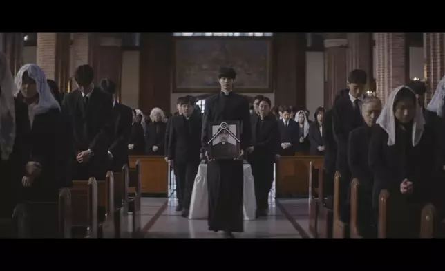 粉絲瘋狂猜測劇情走向。影片截圖