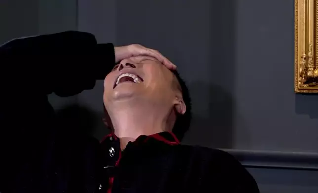 但從佢呢個表情，感受到應該都幾瘋狂。