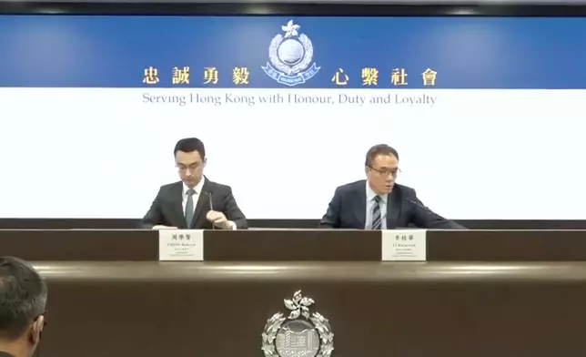 警務處國安處總警司李桂華（右）及。警司周學賢（左）會見傳媒香港警察FB