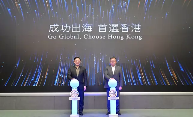 張國鈞（左）和丘應樺（右）出席啟動禮。張國鈞FB