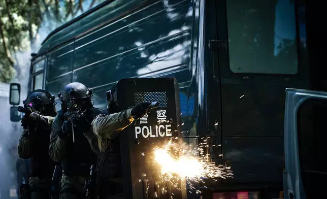 劇集充滿各種槍戰、飆車等精彩場面。