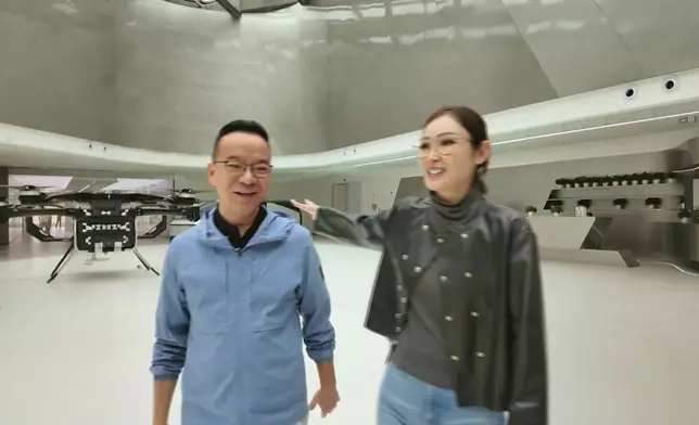 Janis拜訪匯天航空創始人趙德力。