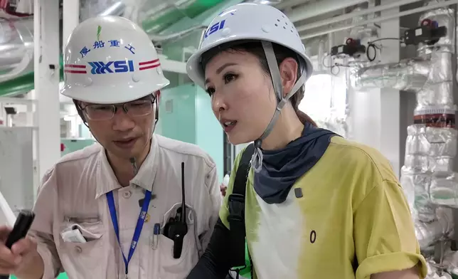 Janis去到廈門的造船廠，戴上安全裝備走進船廠，直擊中國汽車運輸船出口量如何成為全球第一。