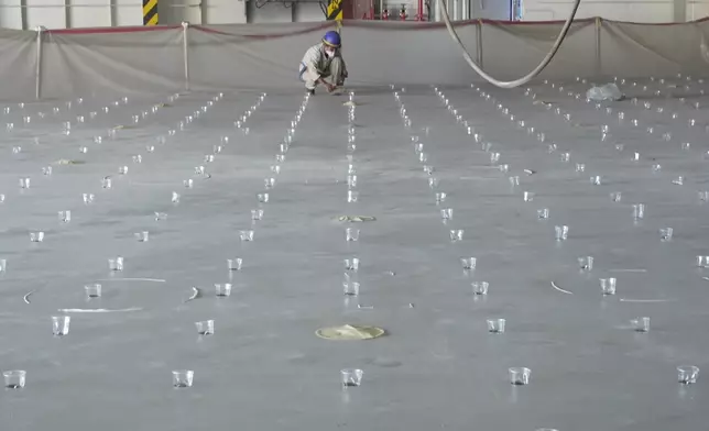 Janis去到廈門的造船廠，戴上安全裝備走進船廠，直擊中國汽車運輸船出口量如何成為全球第一。