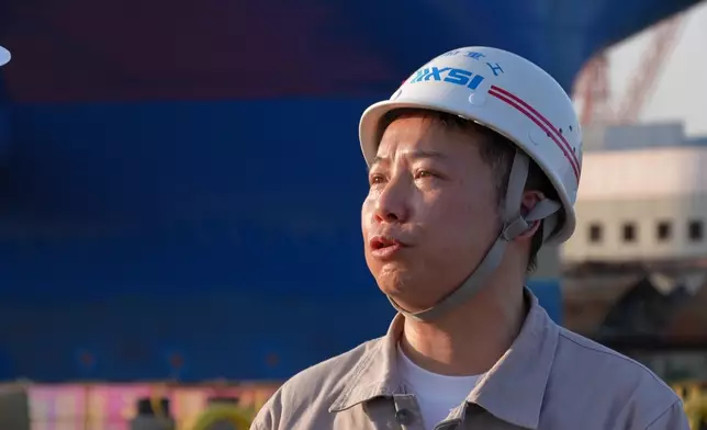 Janis去到廈門的造船廠，戴上安全裝備走進船廠，直擊中國汽車運輸船出口量如何成為全球第一。