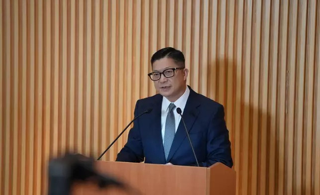 保安局局長鄧炳強就黎智英案會見傳媒。巴士的報記者攝