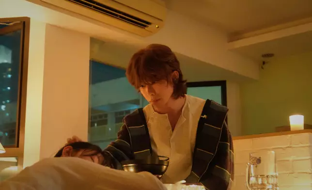 新歌《霧氣上的字》探索人際關係的朦朧與珍貴。