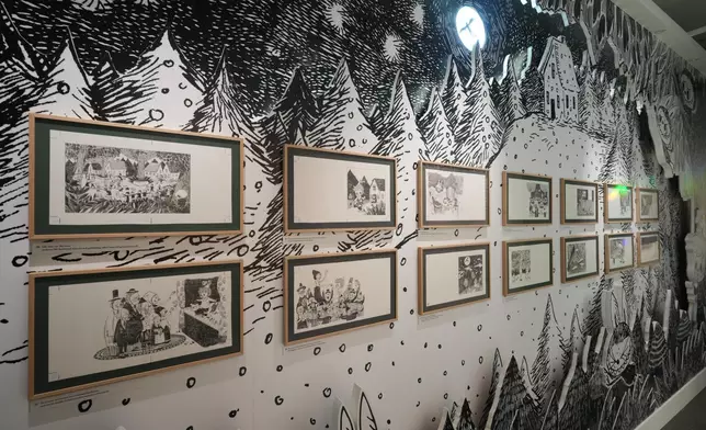 繪本區以《精靈三部曲》帶領大家回到精靈天團誕生的起點，一同沉浸在龍家昇由幻想到一點一點成為現實的世界中。