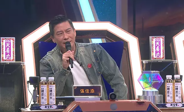 張佳添更話「企鵝人」好似原唱古巨基：其實你係咪古巨基嚟？睇下隻手有冇汗，聽到你又靚聲有感情，有技巧，有細緻。