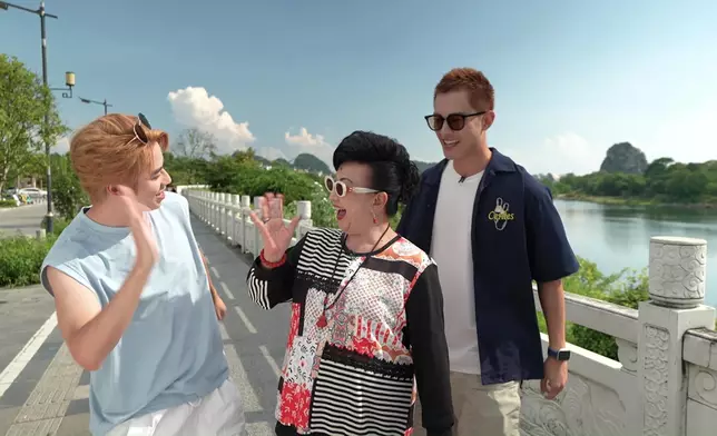 何廣沛、林正峰率先帶「皇太后」家燕姐遊象鼻山