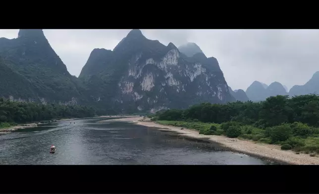 何廣沛、林正峰率先帶「皇太后」家燕姐遊象鼻山