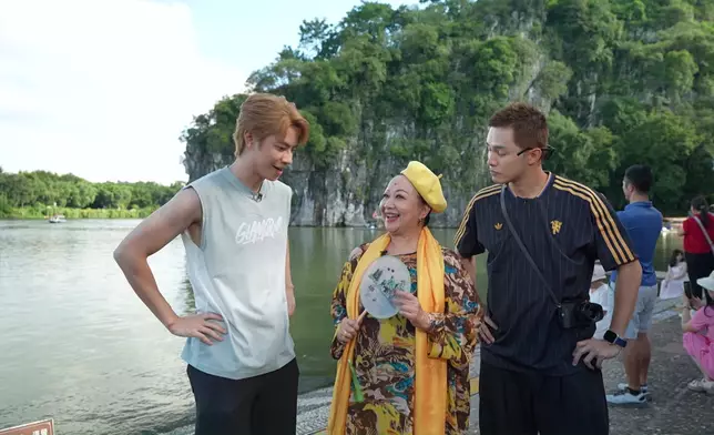 何廣沛、林正峰率先帶「皇太后」家燕姐遊象鼻山