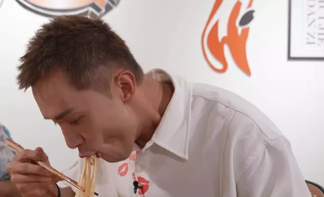 何廣沛與林正峰即場「鬥雪」，結果林正峰「濁親」，全場爆笑。