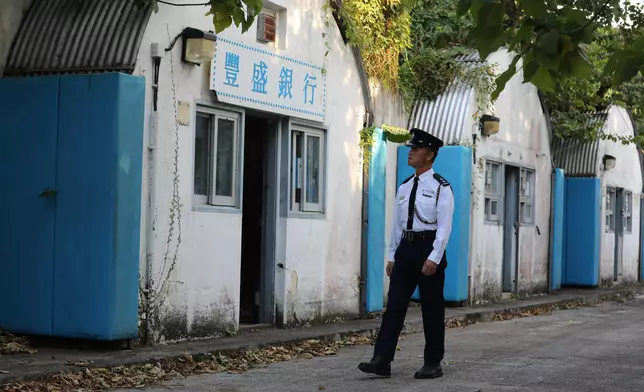 即將榮休的鄭民忠重遊少警舊址，懷緬昔日訓練的時光。