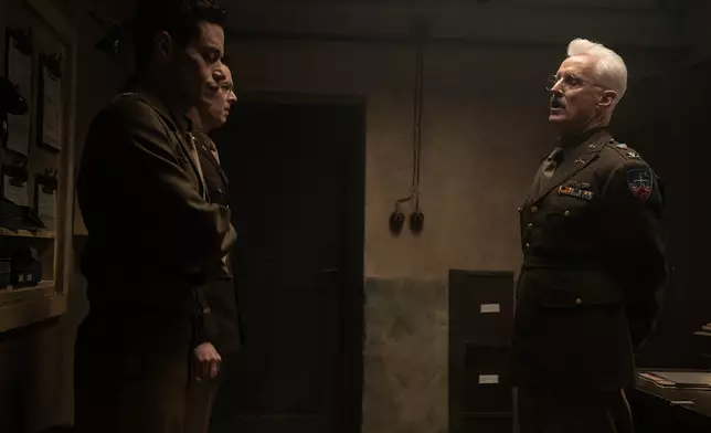 尊史拉特利（右）