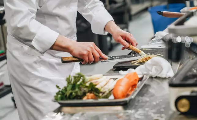 全新1對1黑白對決活用韓國各地特產食材。NetflixKorea圖片