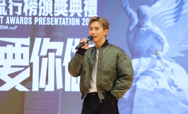 陳柏宇於「難題咨詢室」環節中，與學生真誠交流，分享自身面對信心不足的經驗，勉勵同學保持謙虛心態。