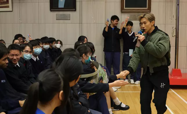 陳柏宇現場演繹歌曲《我所看見的未來》，答謝同學們的心意及熱情，並藉此祝願同學有一個美好的將來。陳柏宇更走進觀眾席，與學生近距離互動及簽名，將現場氣氛推向另一高峰。