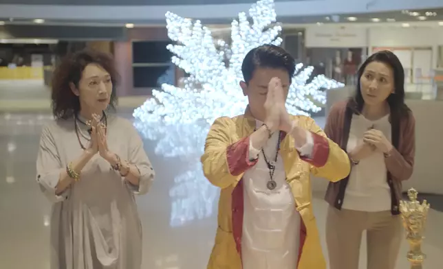 謝雪心與岑珈其飾演「金正中」母子。