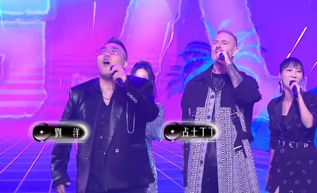 《中3》選手打頭陣合唱《敢愛敢做》