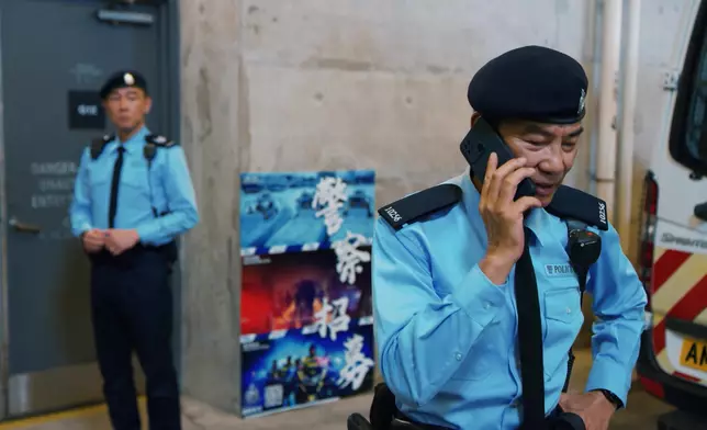 執勤休息都不忘老婆，係一等一「愛妻號」。