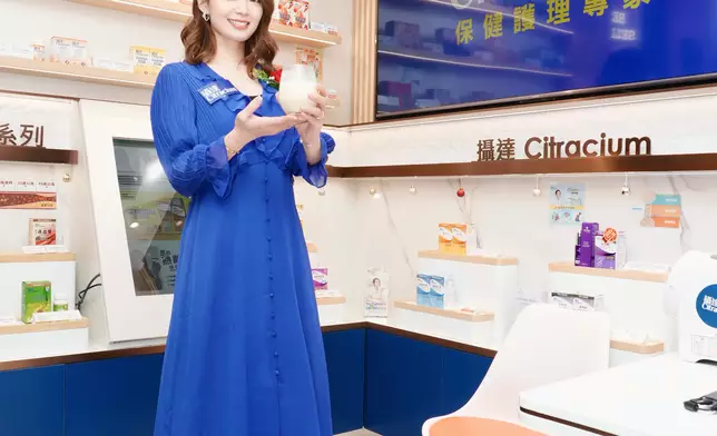 呂慧儀稱多年來持續使用攝達產品，由女士鈣片到靜脈護理滾珠啫喱均效果顯著。