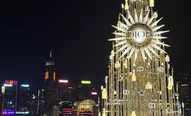 聖誕香港情侶消費趨保守，酒店自助餐成約會熱選 。巴士的報記者攝